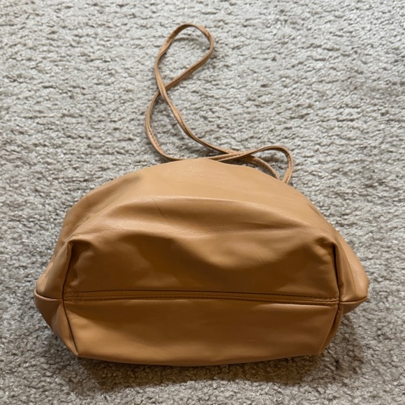 Small unbranded dumpling bag - Picture 3 of 3